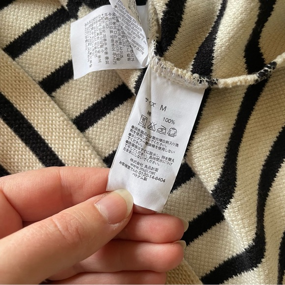 Muji top, runs small - Picture 7 of 7